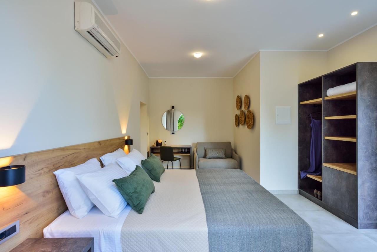 Ilingas Mare Aparthotel Hora Sfakion Exterior photo