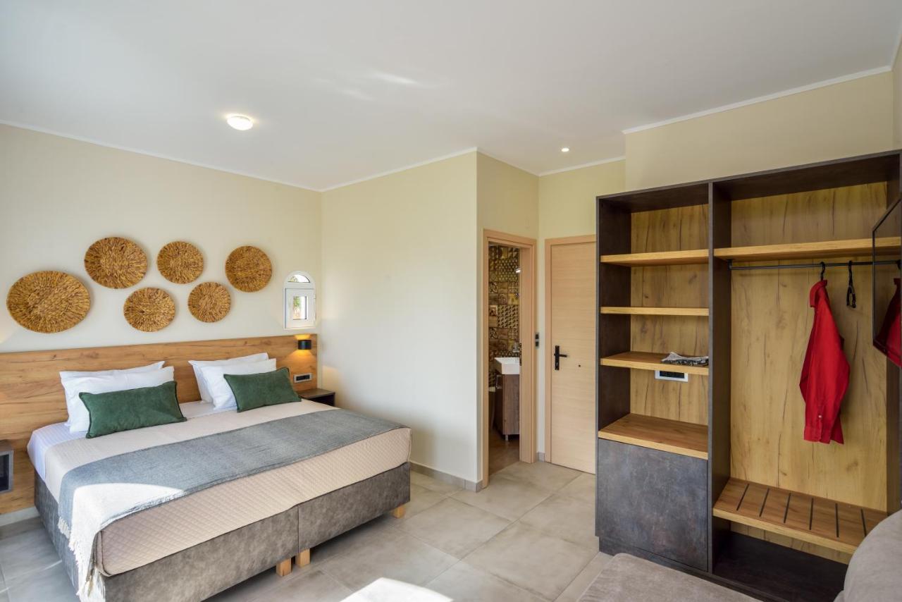 Ilingas Mare Aparthotel Hora Sfakion Exterior photo