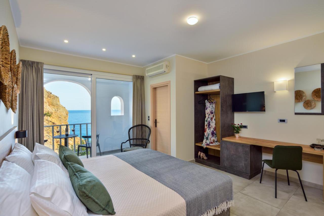 Ilingas Mare Aparthotel Hora Sfakion Exterior photo