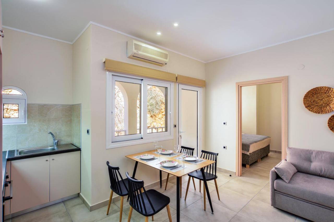 Ilingas Mare Aparthotel Hora Sfakion Exterior photo