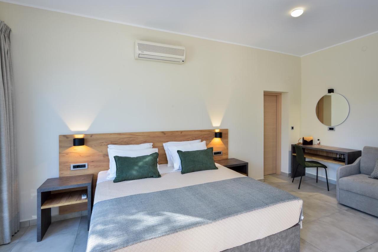 Ilingas Mare Aparthotel Hora Sfakion Exterior photo