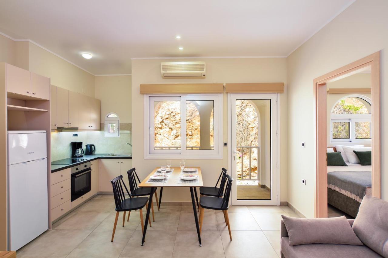 Ilingas Mare Aparthotel Hora Sfakion Exterior photo